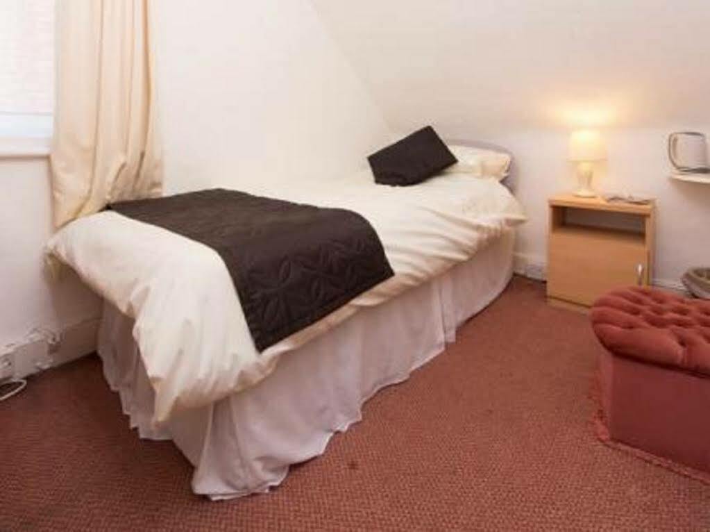 Sandy Bay Guest House Μπόρνμουθ Εξωτερικό φωτογραφία